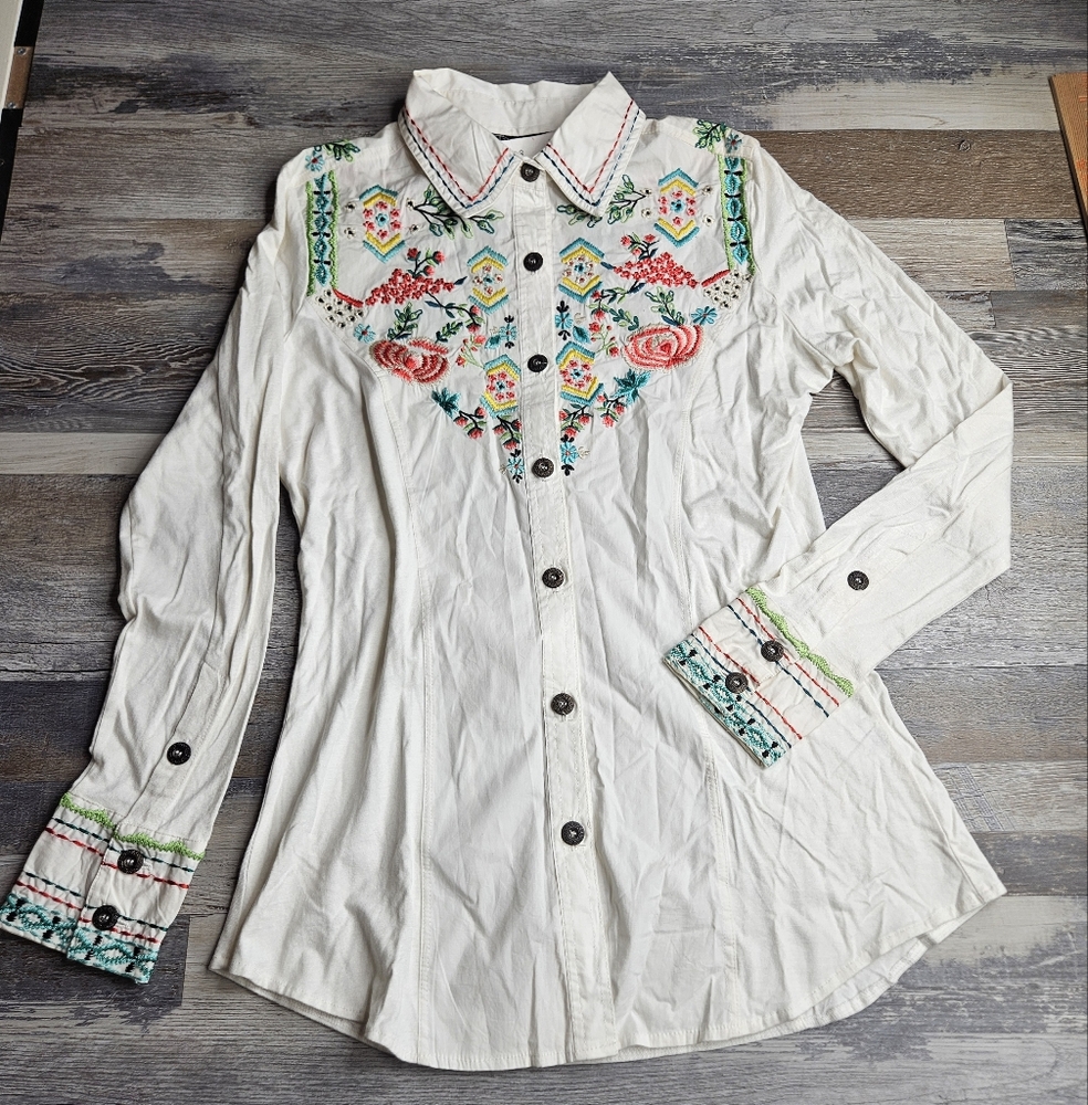 Tunique NEW Women's Small White Button Front Shirt Heavy Embroidery
